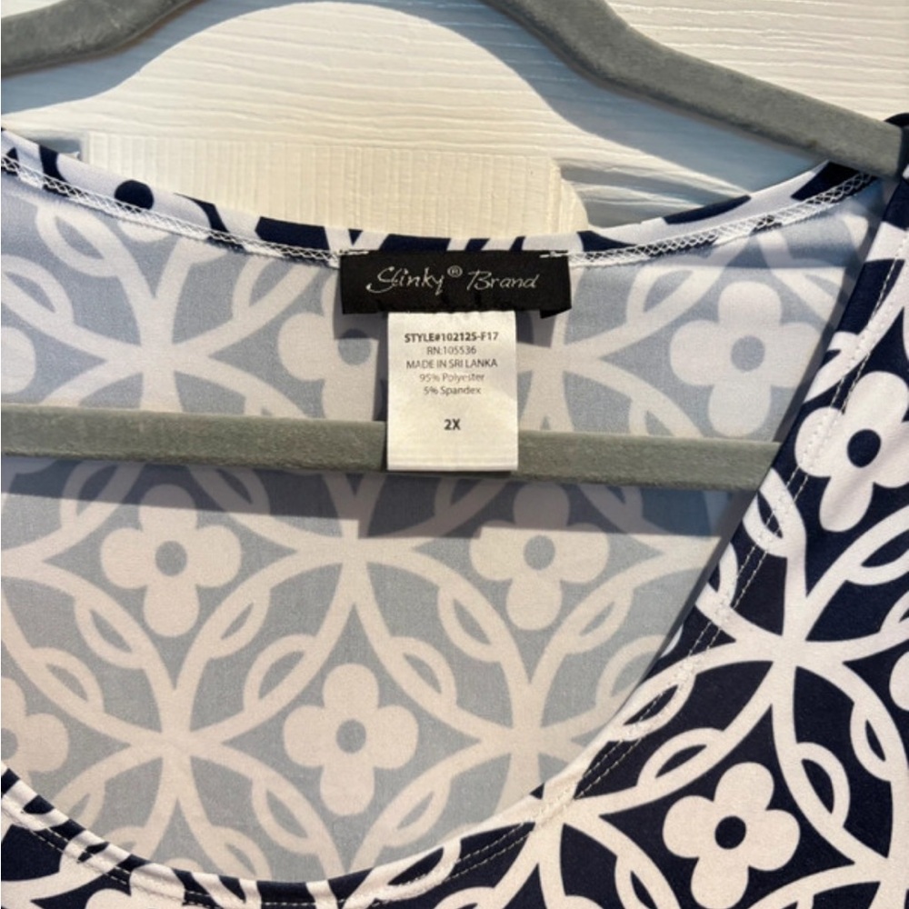 Slinky Brand Black and White Floral Tunic - Picture 3 of 6